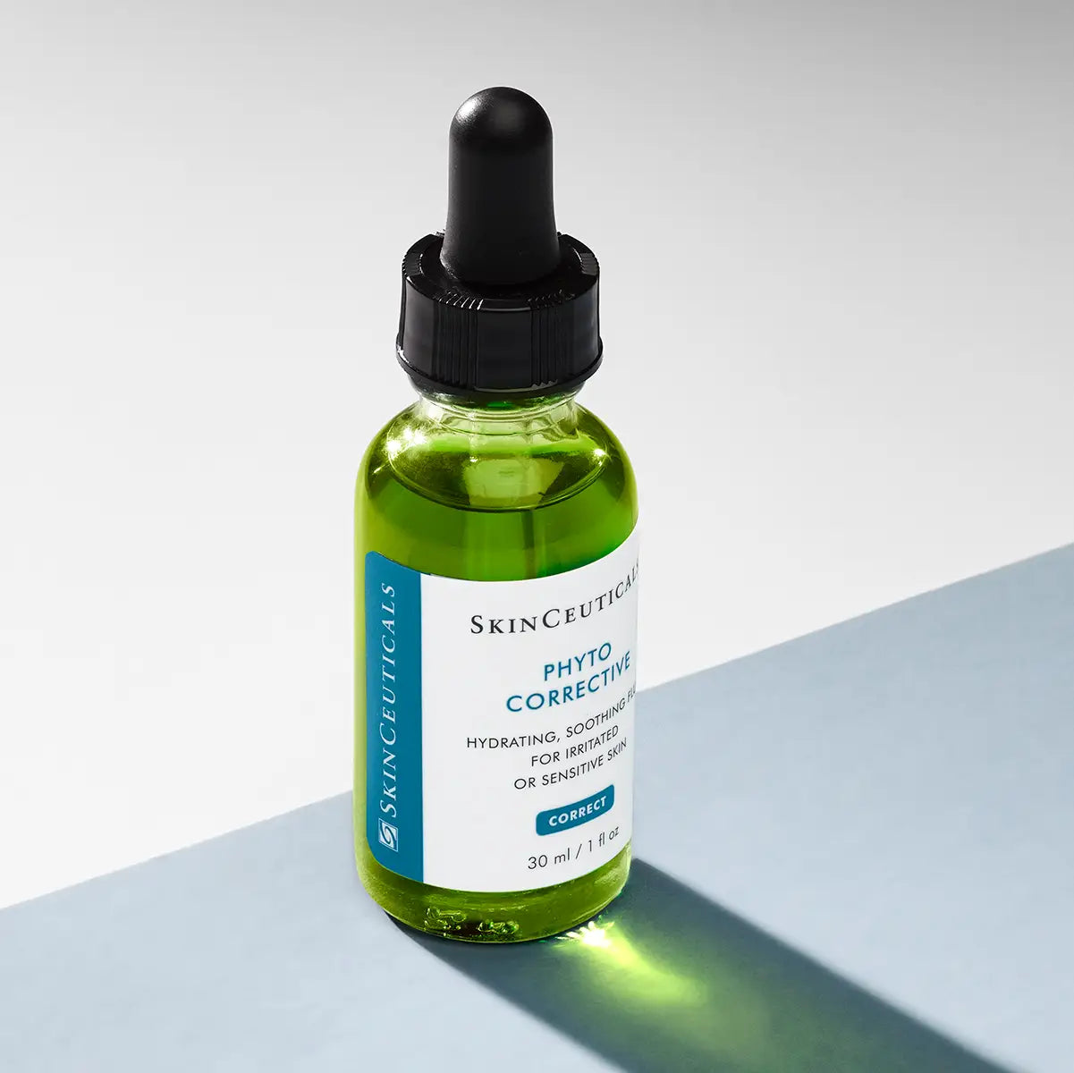 SkinCeuticals Phyto Corrective Gel I miljø - set på Gladhud.nu